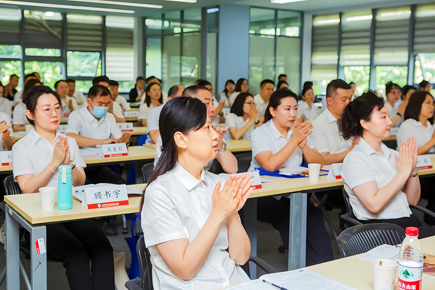 鞍山兩級法院首期57名員額法官及法官助理將在上海交通大學凱原法學院開始為期一周的集中學習。