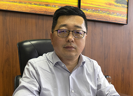 鞍山市人才和人力資源服務(wù)協(xié)會(huì) 會(huì)長(zhǎng)、黨支部書記 叢新一