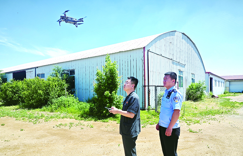 執(zhí)行法官采用無人機勘察案涉廠房及工業(yè)用地、周圍建筑情況